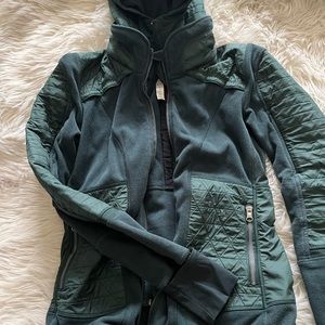 Lululemon Fleece Lined Puffer Zip Up With Detachable Hood